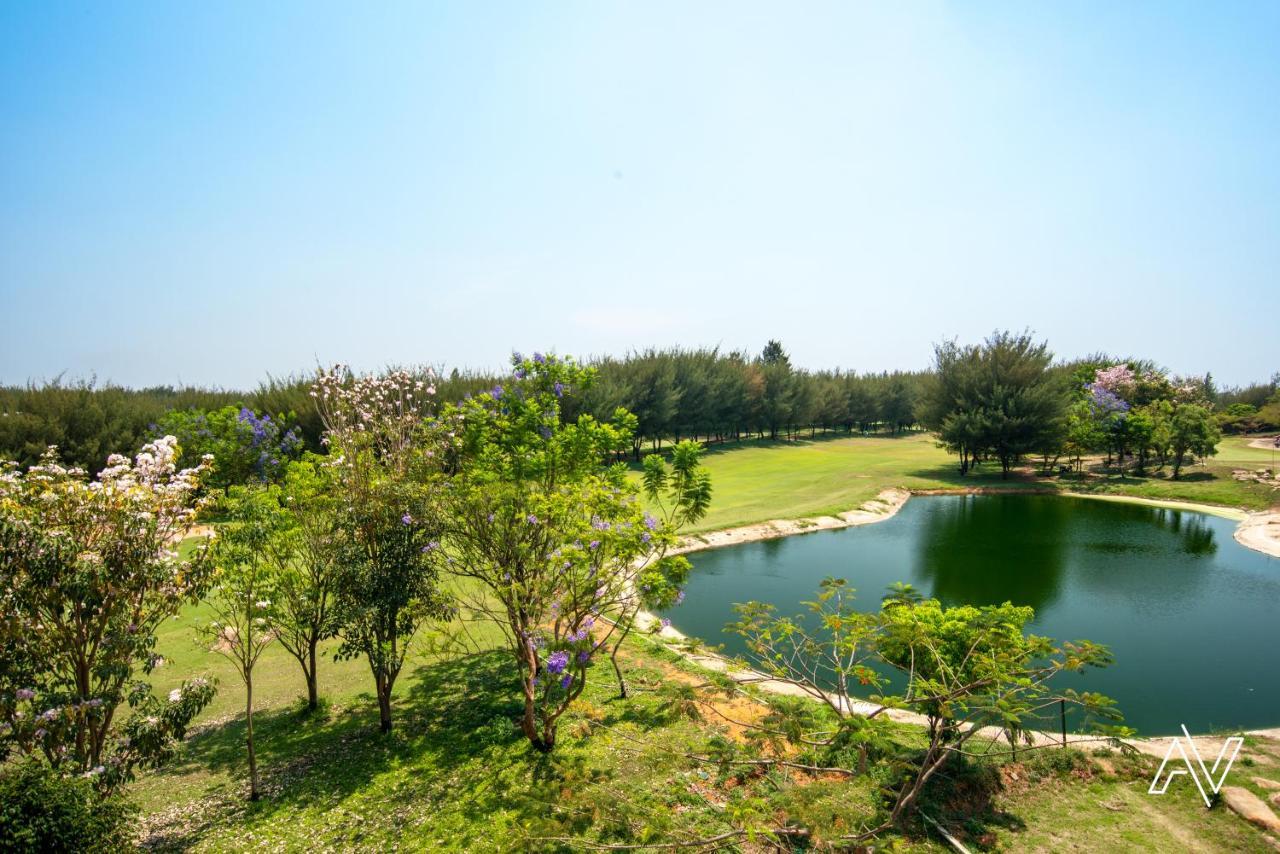 Clover Greens Golf Course And Resort Sarjapur Ngoại thất bức ảnh